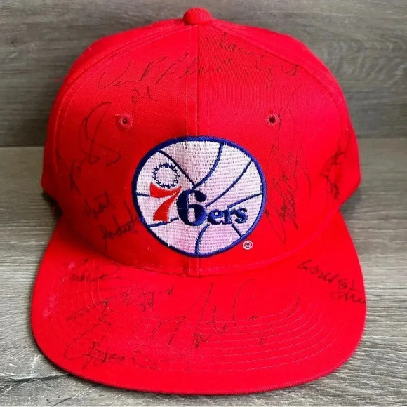 Vintage Early 90’s PHILADELPHIA 76ers NBA Team Autographed Snapback Hat